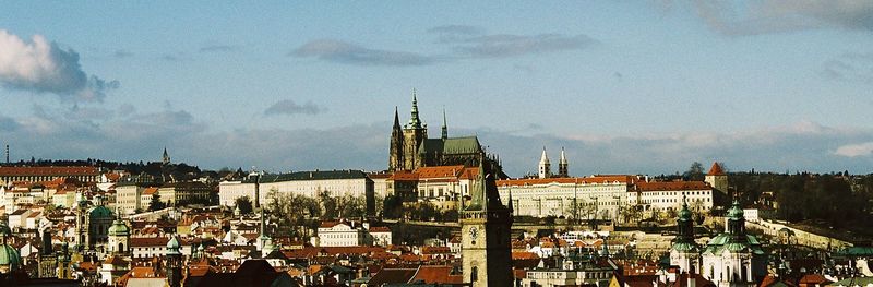 File:Prague.jpg